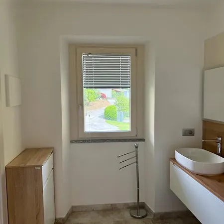 Virginia E Natale Apartment *